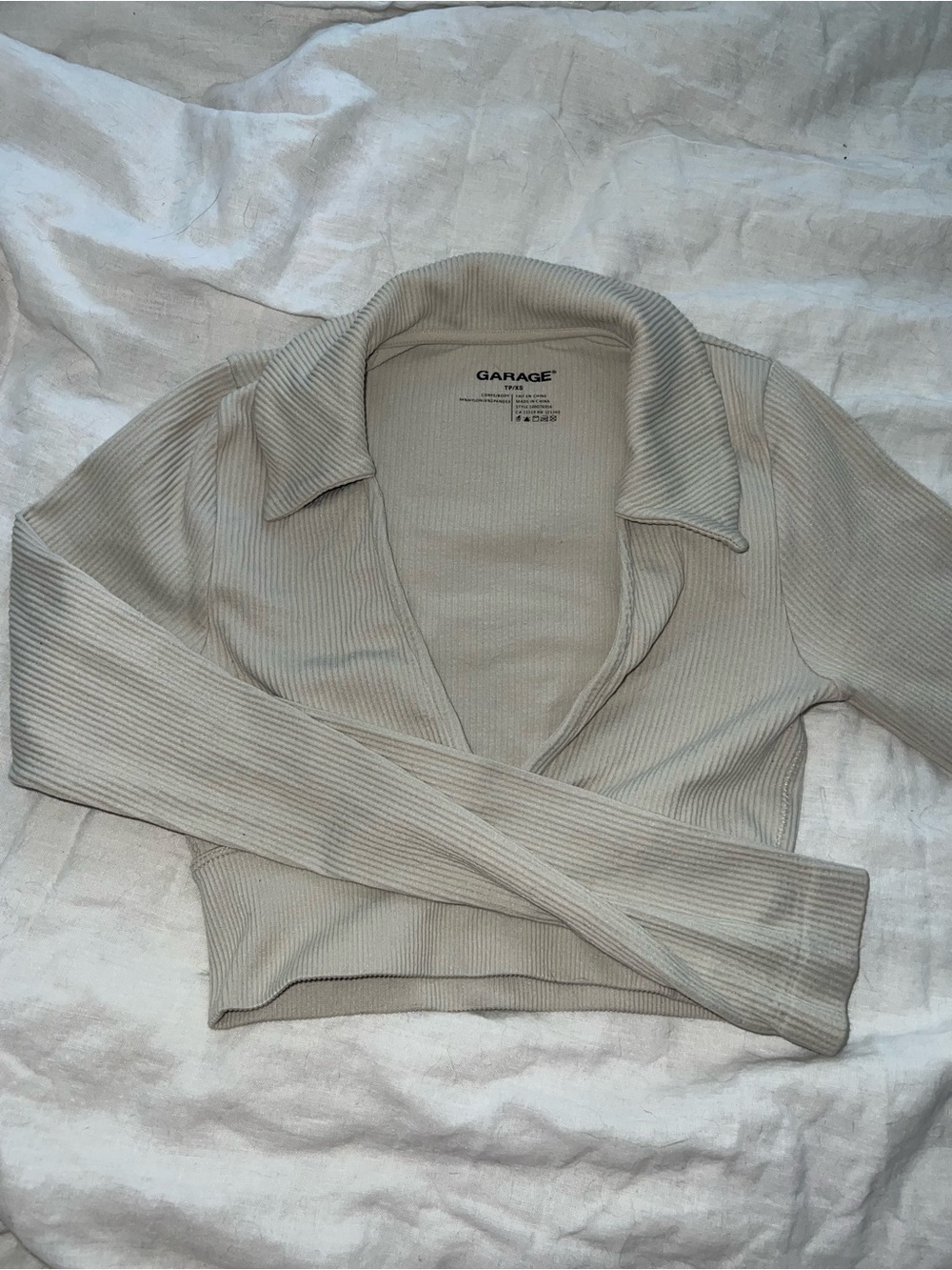 Garage Ribbed Collared Crop Top in Cream